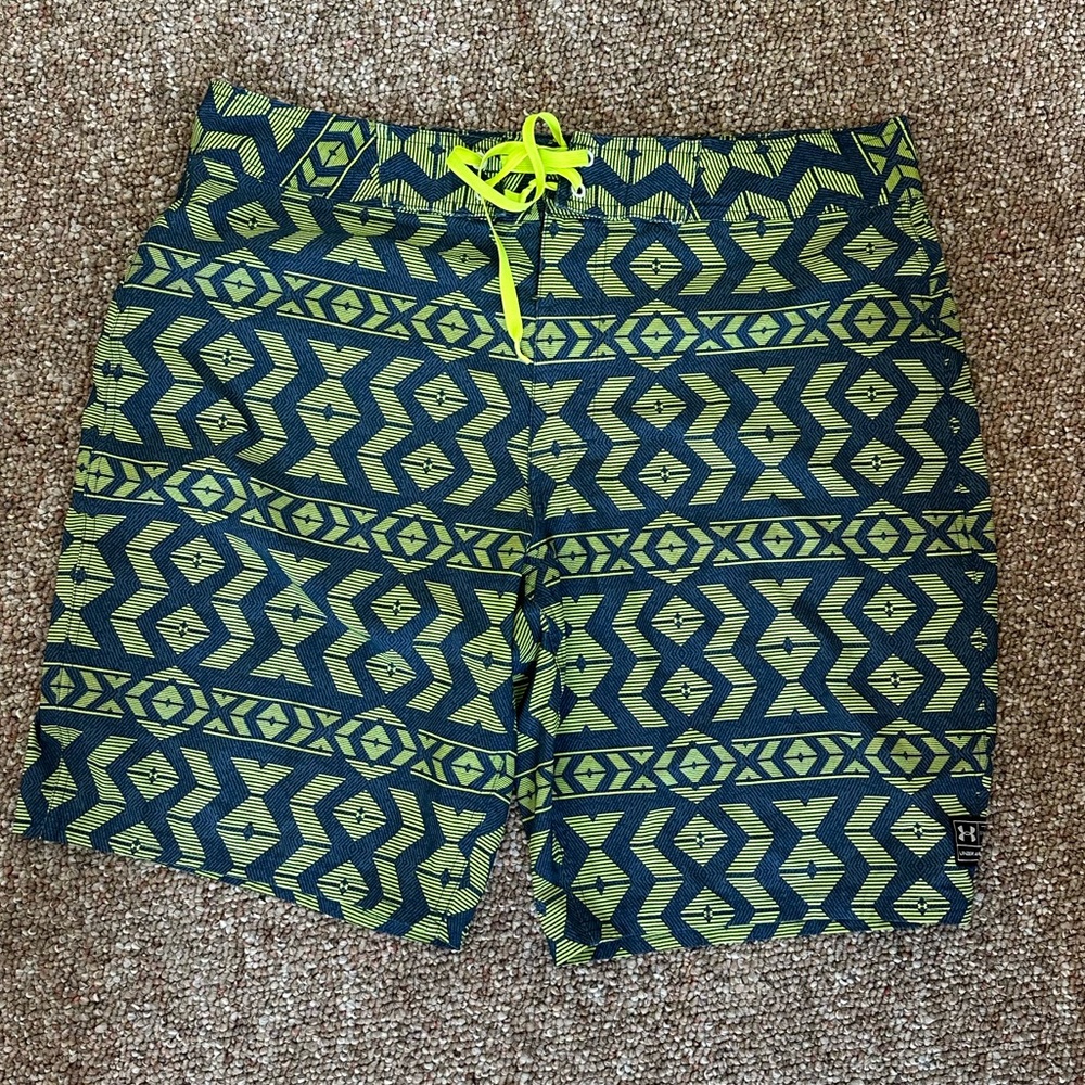 Under Armour Boardshorts size 38